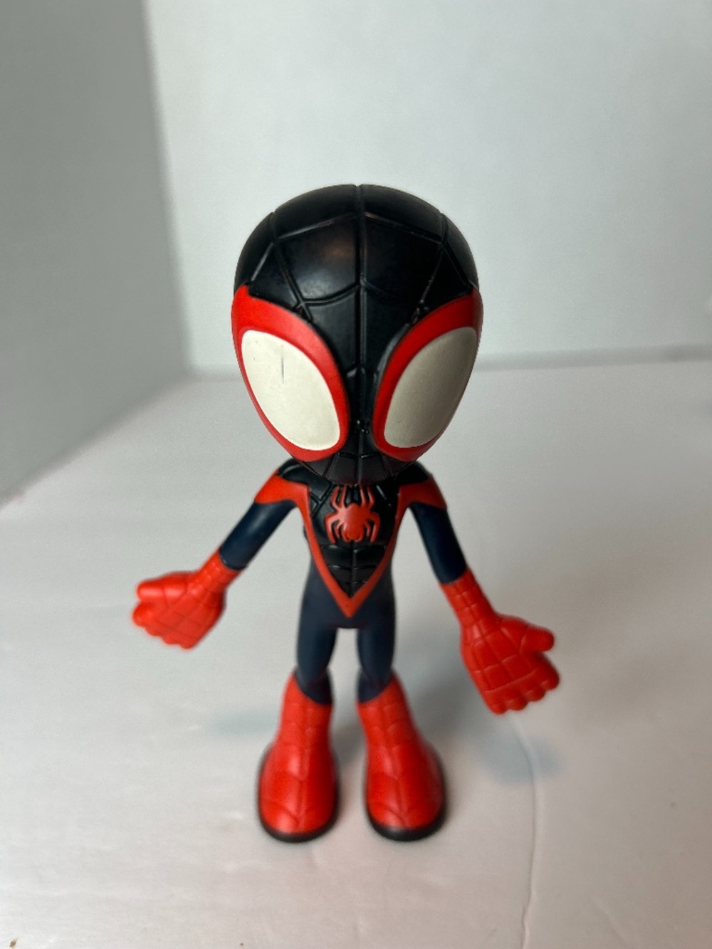 Marvel Spidey Vinyl Toy Action Figure Stretchy Arms Feet 6.25" Poseable
